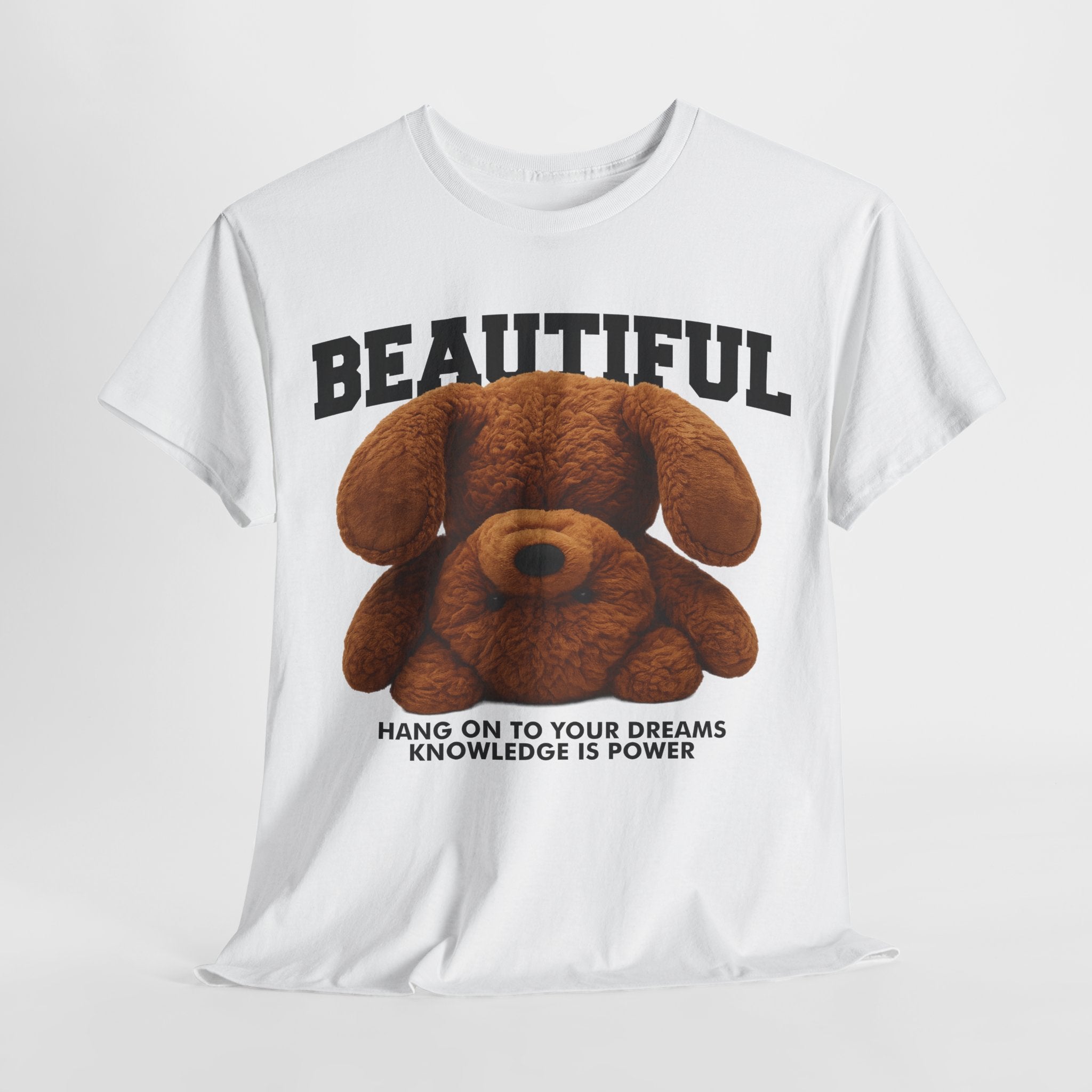 Kopfüber Teddy Bär T-Shirt – Realistisches Plüsch-Design