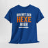 Halloween Shirt - Ich Bin Mit Der Hexe Hier - Lustiges Halloween T-Shirt