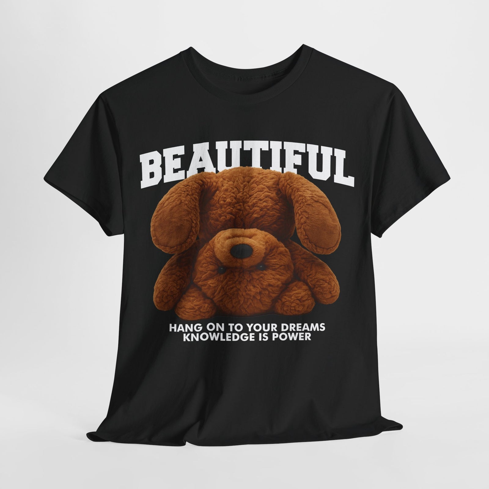 Kopfüber Teddy Bär T-Shirt – Realistisches Plüsch-Design