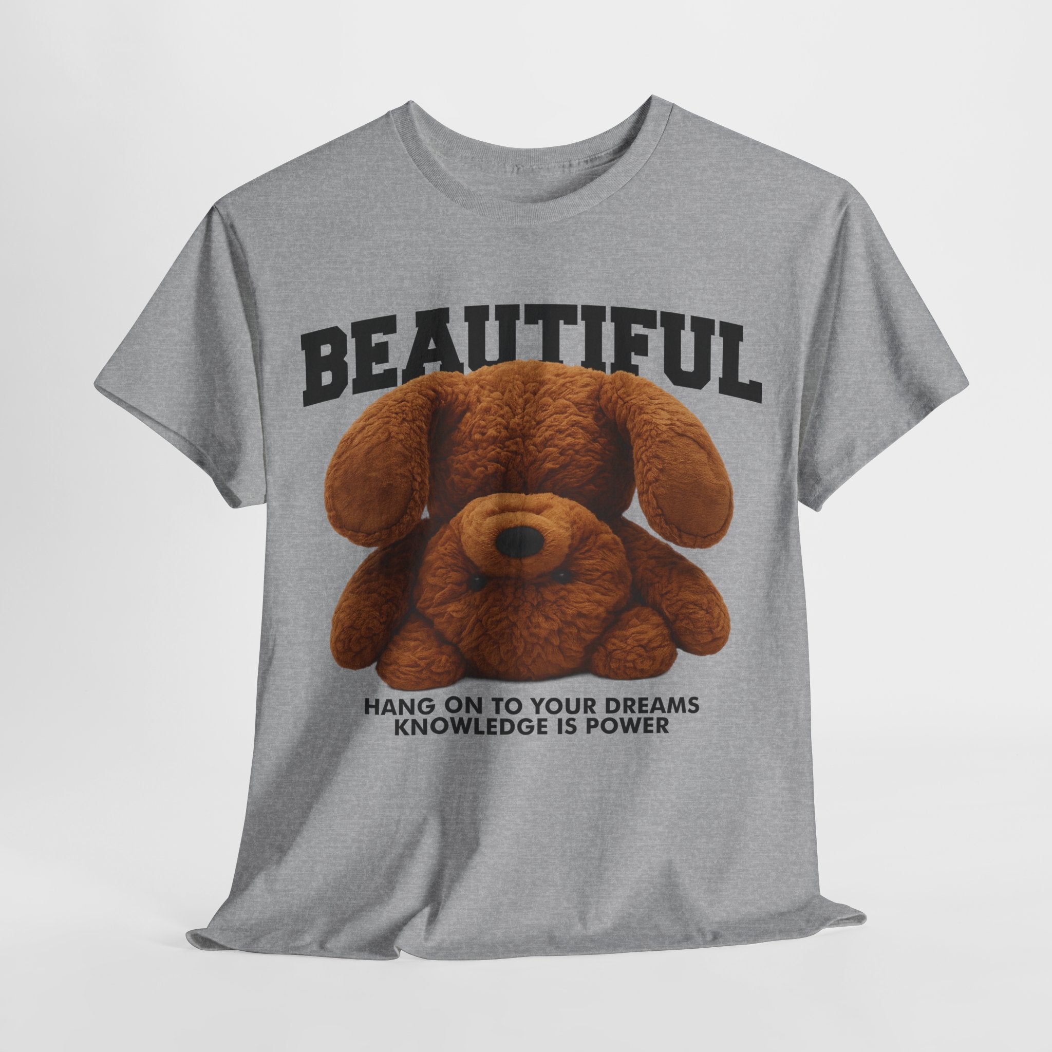 Kopfüber Teddy Bär T-Shirt – Realistisches Plüsch-Design