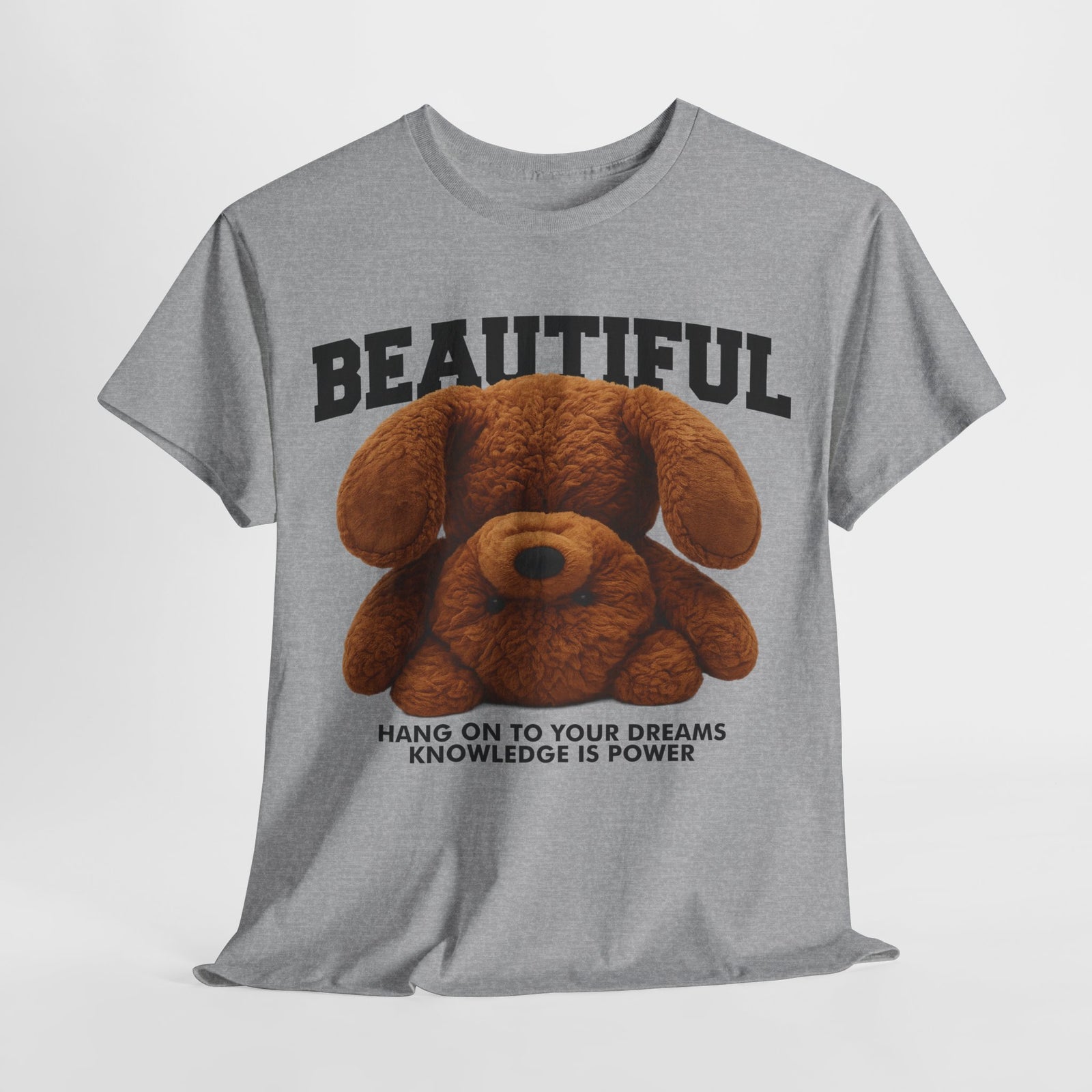 Kopfüber Teddy Bär T-Shirt – Realistisches Plüsch-Design