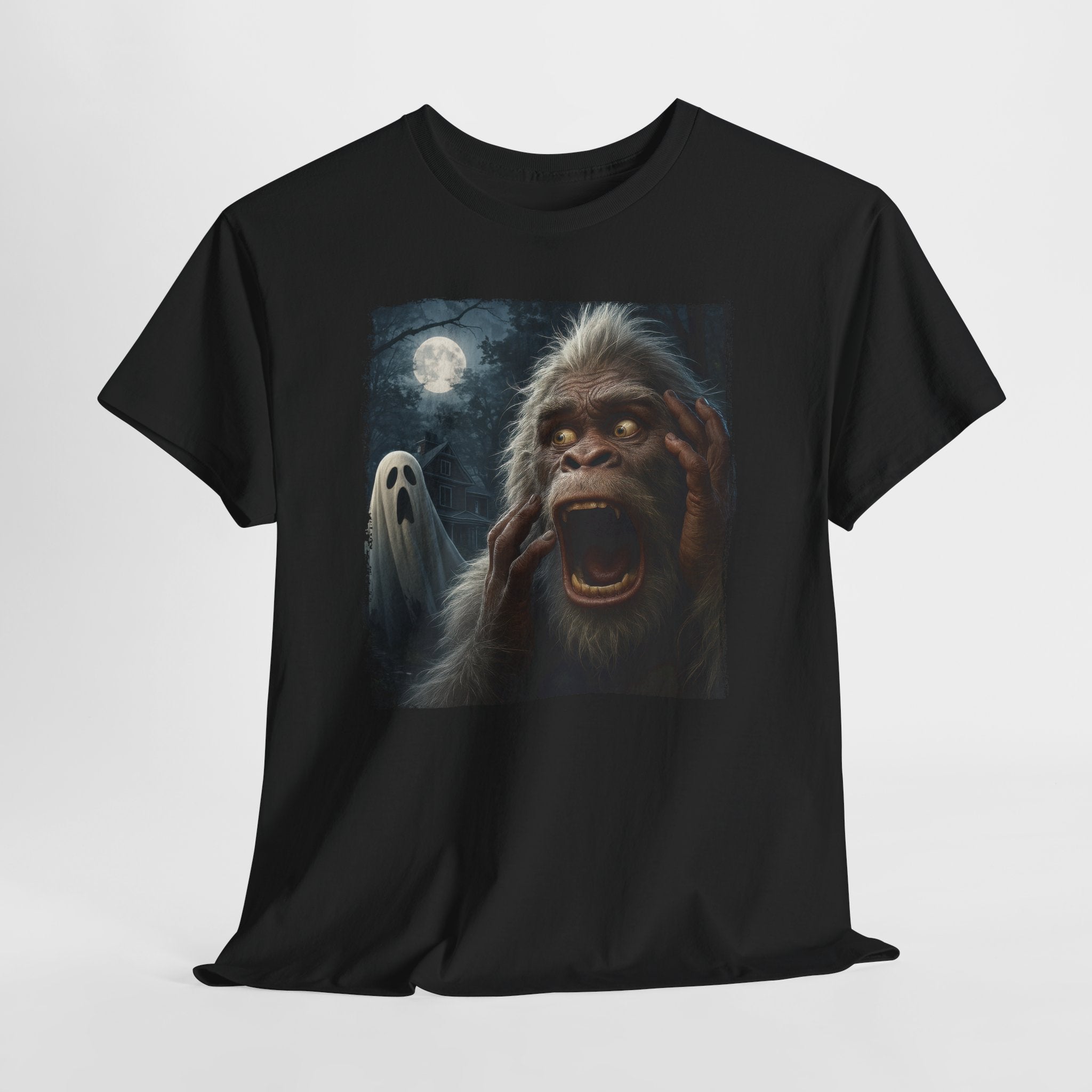 Halloween Bigfoot Shirt – Lustiges Bigfoot erschreckt vor Geist T-Shirt – Gruseliges Funshirt