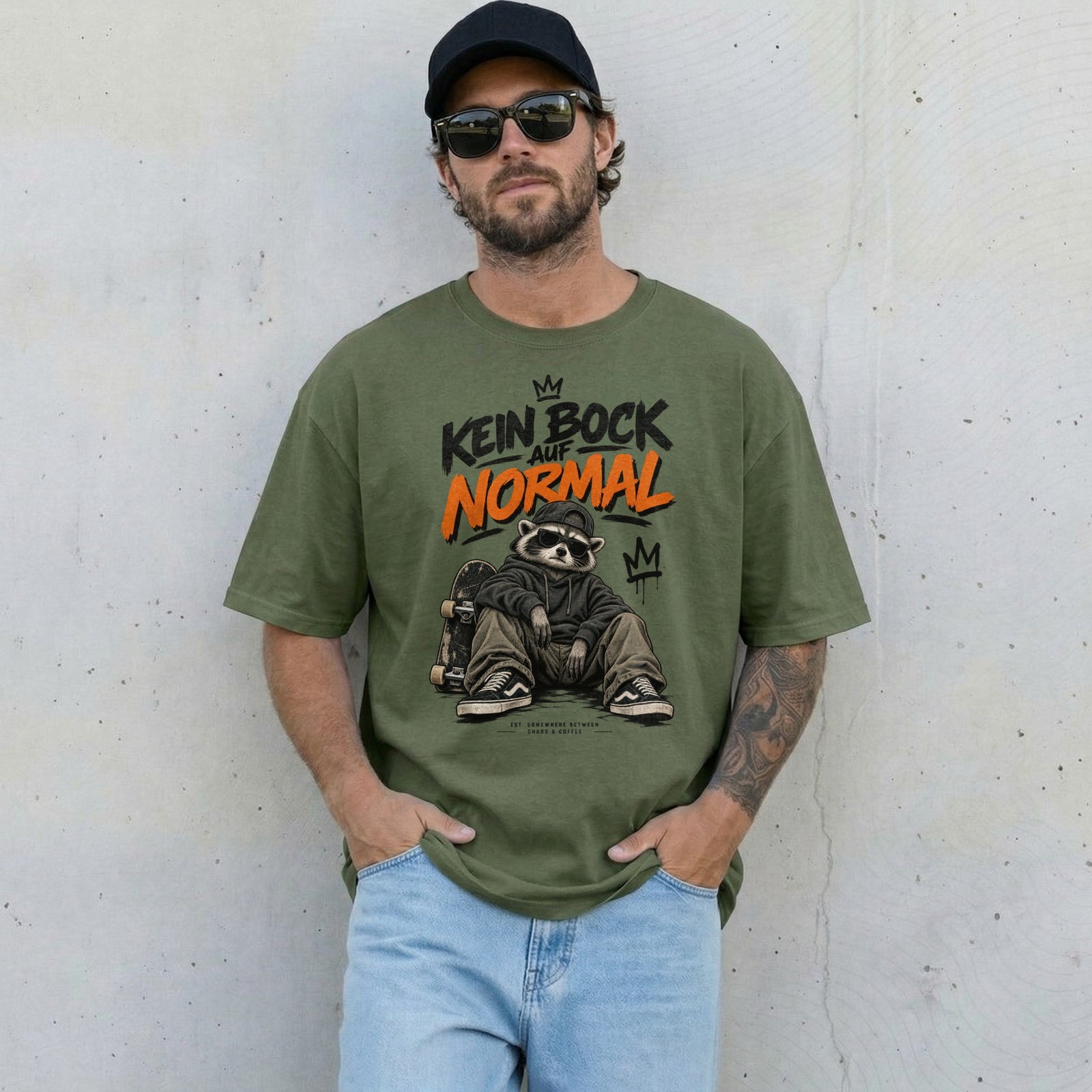 Kein Bock auf Normal Waschbär T-Shirt Herren | Streetwear Raccoon Skate Motiv Beige