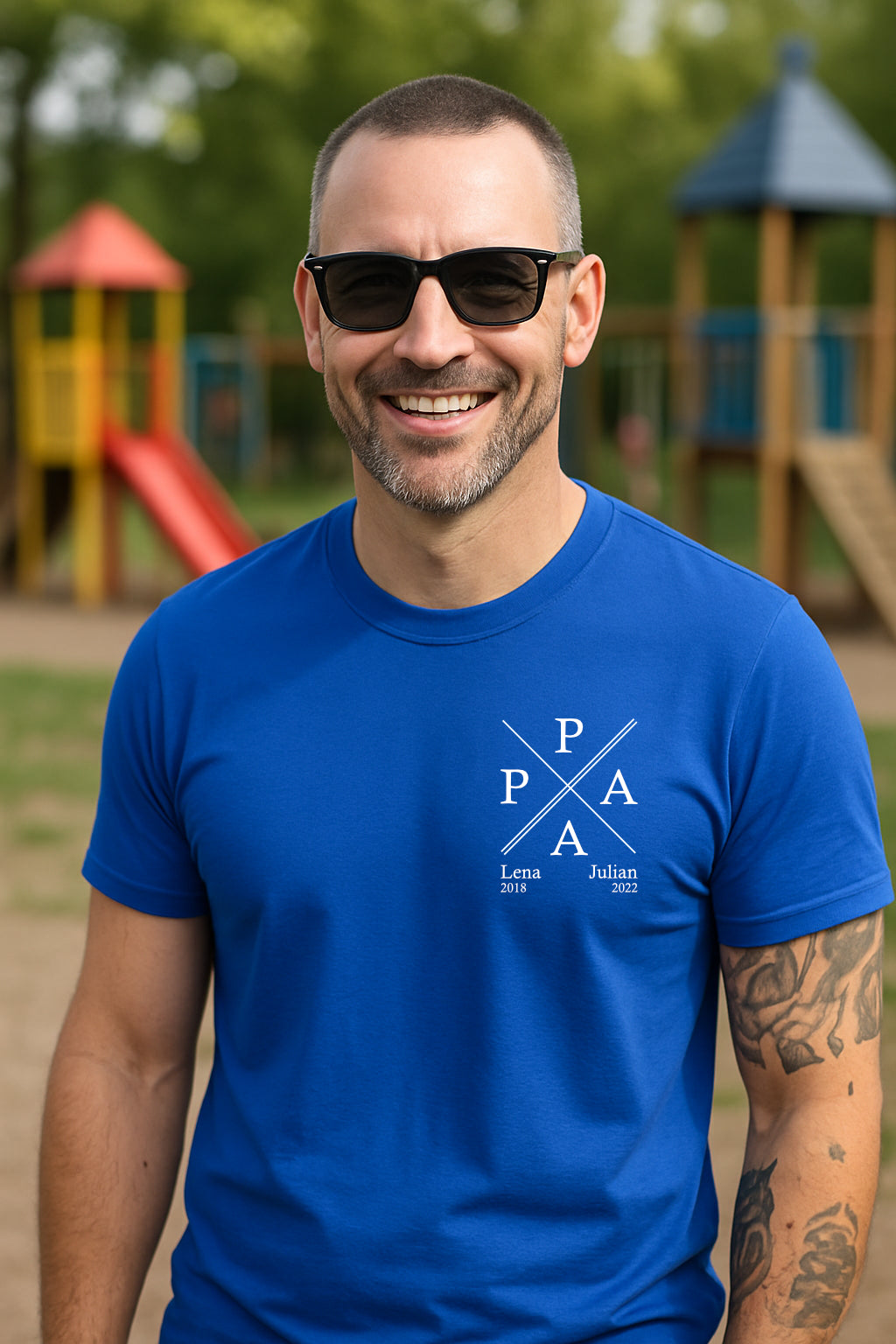 PapaPrint: Personalisiertes Vatertag T-Shirt mit Name & Geburtsjahr | Geschenk für Papa | Vatertagsgeschenk | Vater Shirt