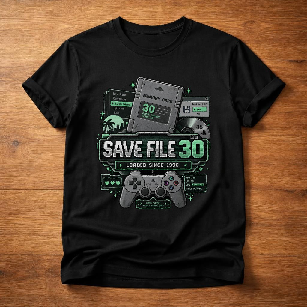 Save File 30 Retro Gaming T-Shirt für Männer, Pixel Gamer Shirt, Loaded Since 1996