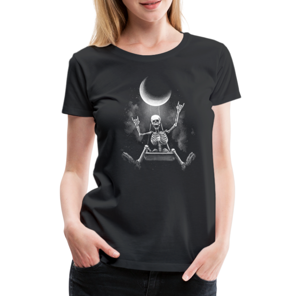 Lustiges Skelett auf Schaukel im Mondschein Rock Horns Frauen Premium T-Shirt - Schwarz