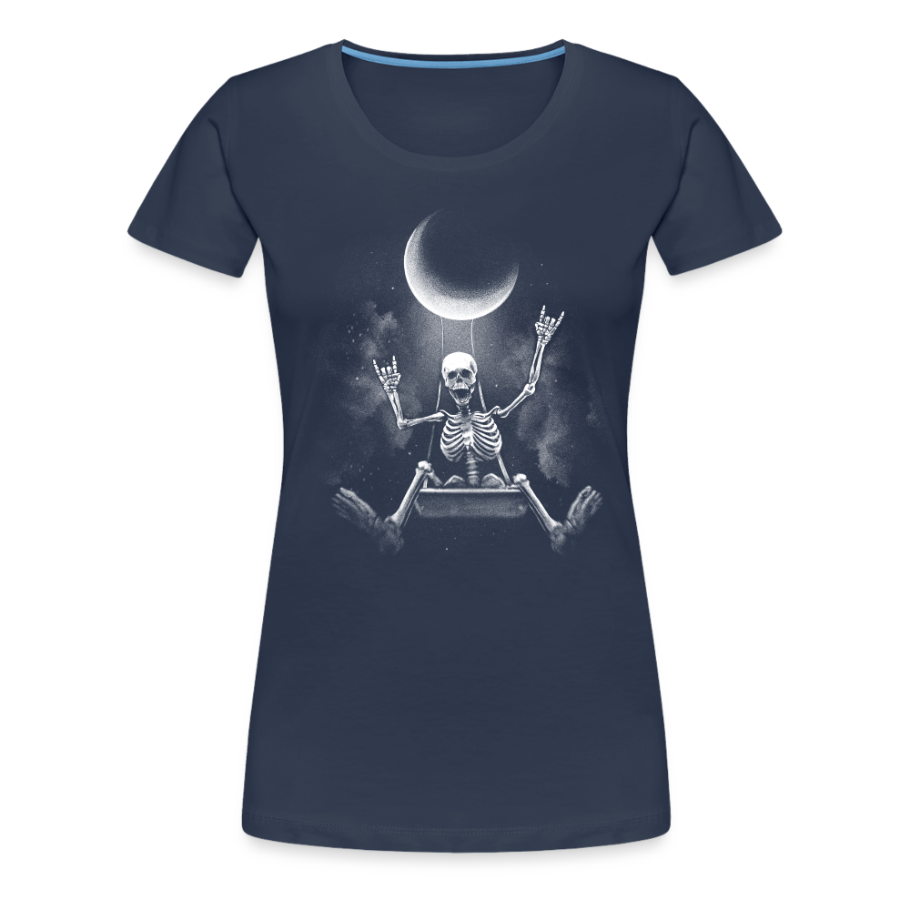 Lustiges Skelett auf Schaukel im Mondschein Rock Horns Frauen Premium T-Shirt - Navy