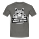 Kaffee Trinker Katze - Brauche jetzt Kaffee lustiges T-Shirt - graphite grey